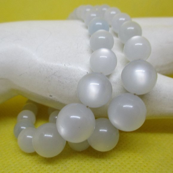 Vintage RICHELIEU MOONGLOW Bracelet Light Blue Moonglow Richelieu Double Strand - Picture 4 of 16